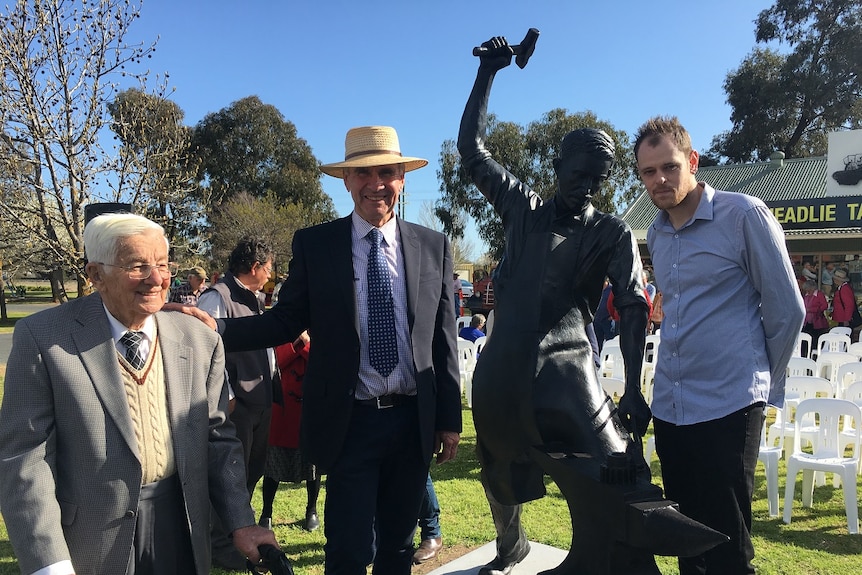 Milton Taylor, Bruce Taylor, great nephew of Headlie Taylor and Sculptor Paul Smits.