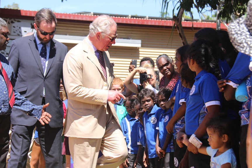 Prince Charles meets Yirrkala school children.