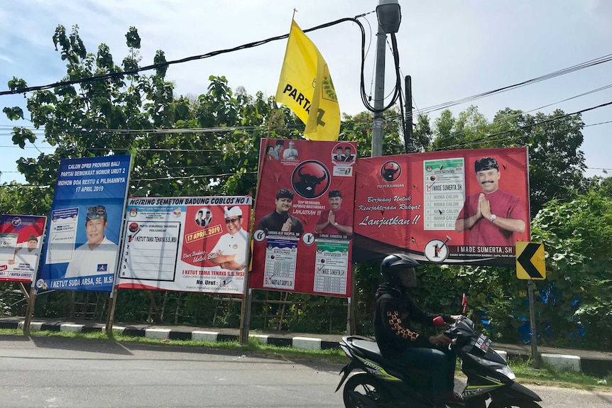 Sejumlah spanduk caleg di kawasan Bali