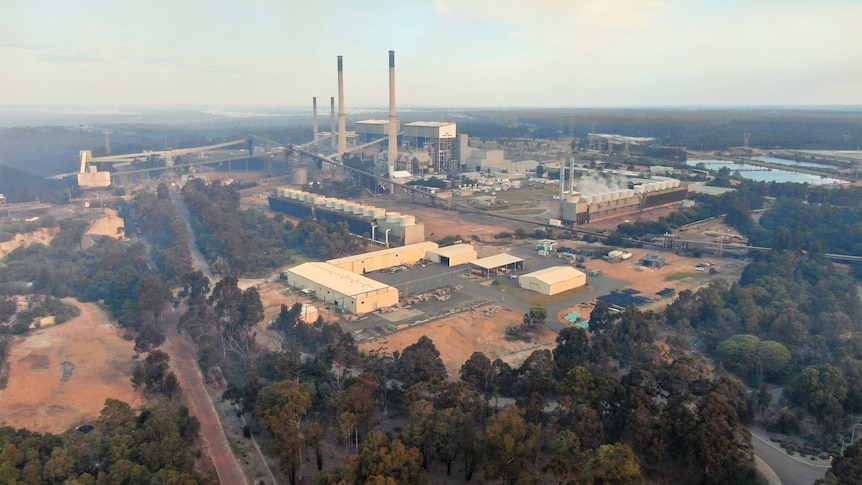 An aerial photo of a coal-fired power plant.