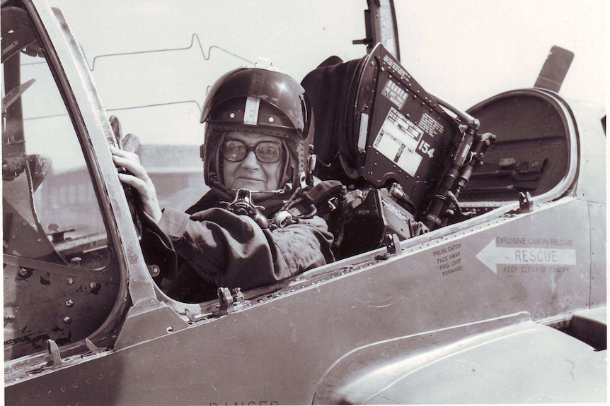 Journalist Clare Hollingworth sits in a plane.