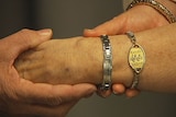 picture of alzheimers bracelet