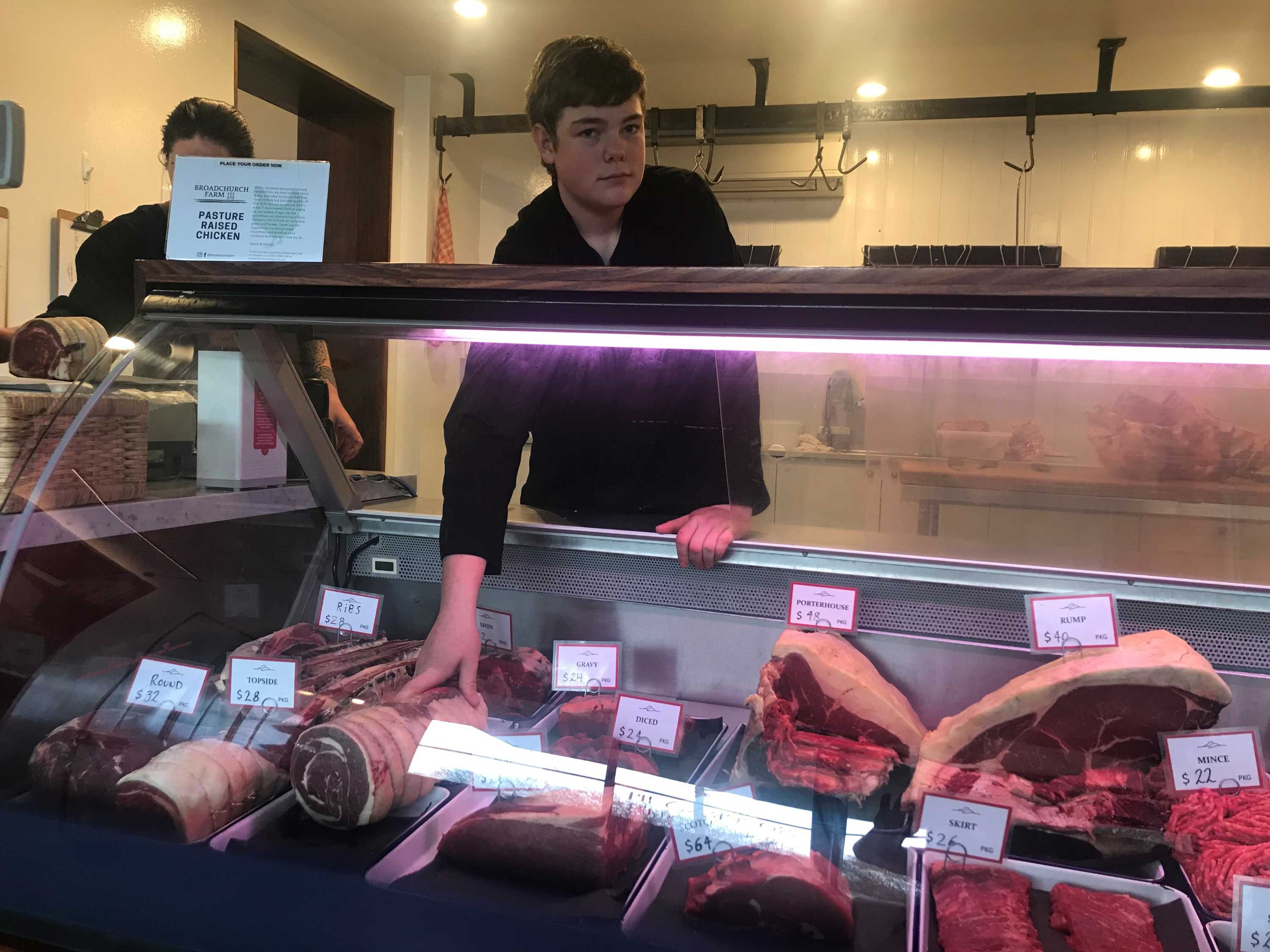 Skilled butcher shortage in Tasmania sees supermarkets cut jobs ABC News