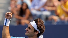 Three-set win ... Roger Federer (File photo)