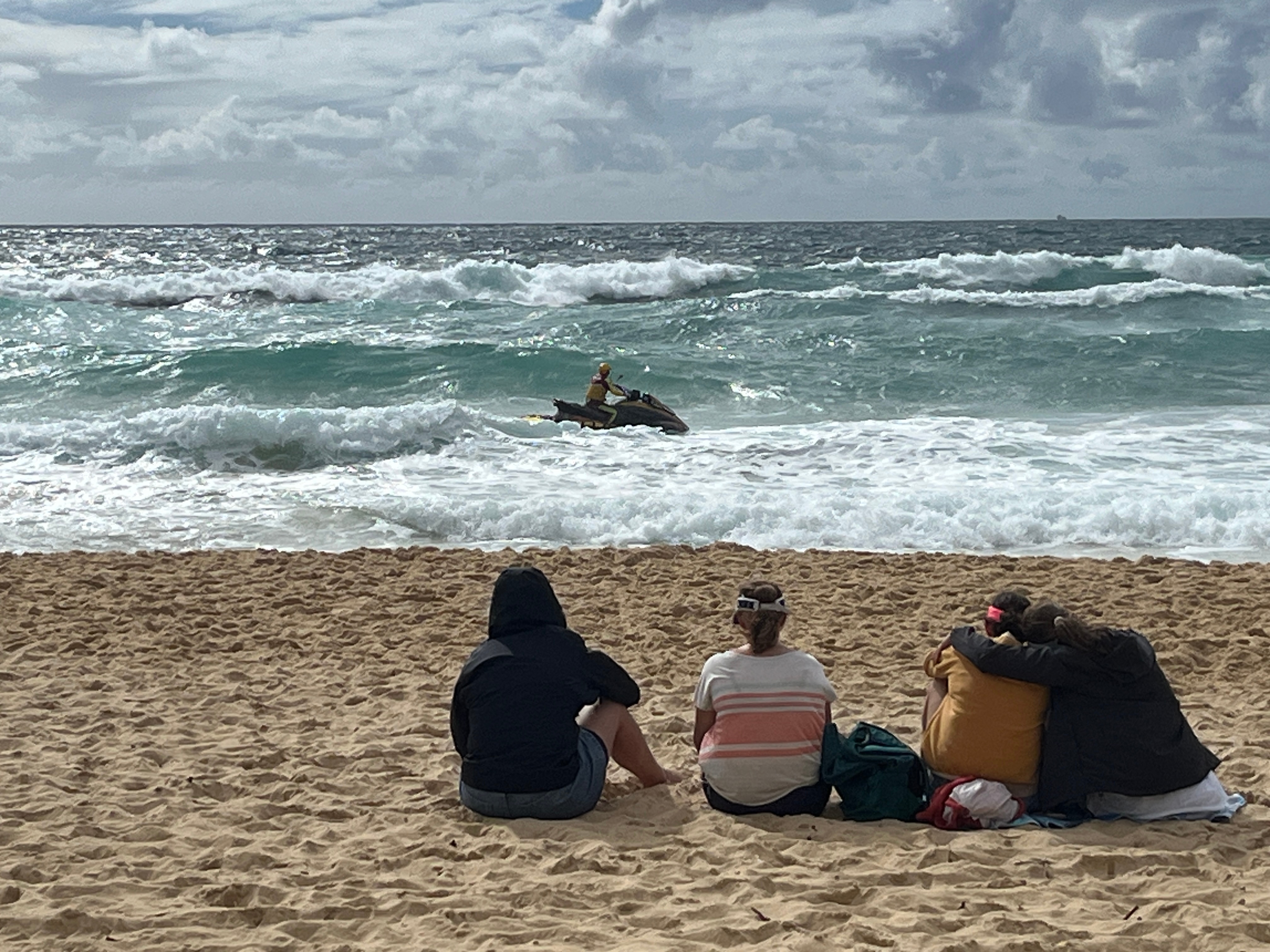 Search resumes for 18-year-old surf lifesaver off Buddina Beach on Sunshine  Coast - ABC News