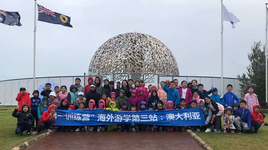 Chinese children see the ocean for the first time