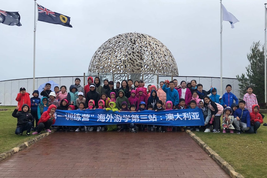 Chinese children see the ocean for the first time