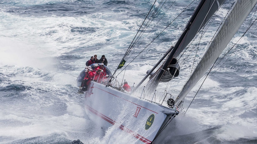 Wild Oats XI in front