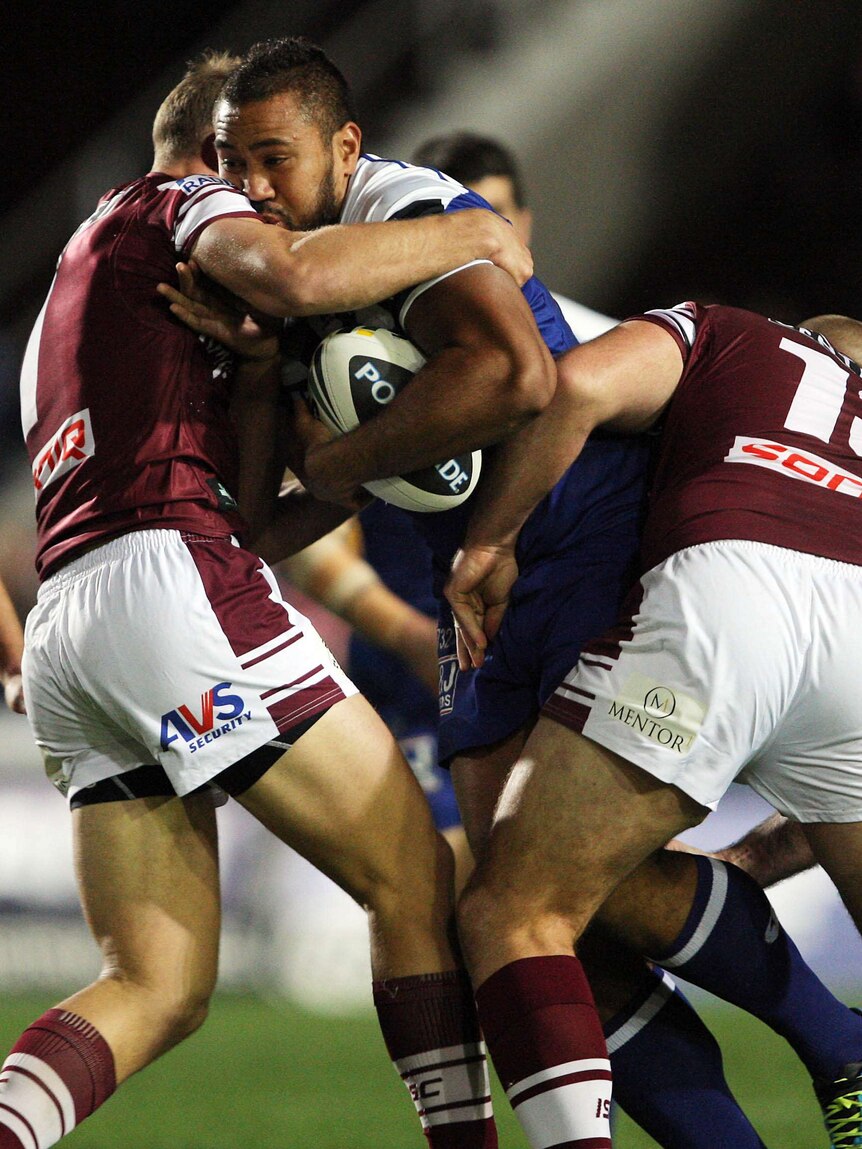 Frank Pritchard takes on Manly pack