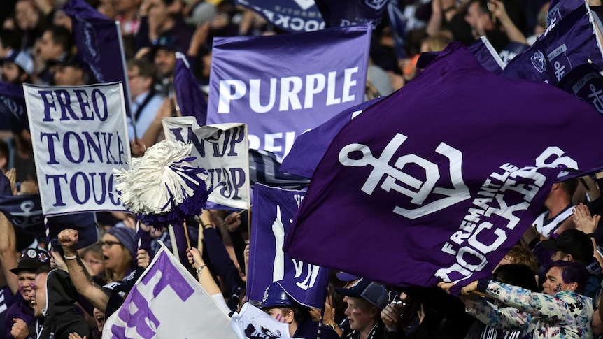 Fremantle Dockers fans