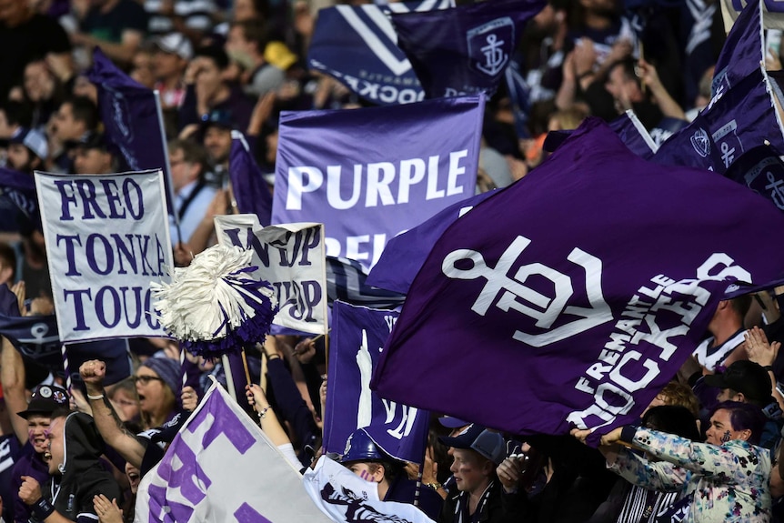 Fremantle Dockers fans