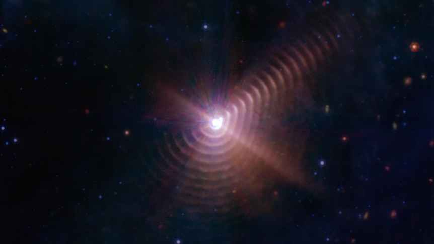 star surrounded by multiple dust shells