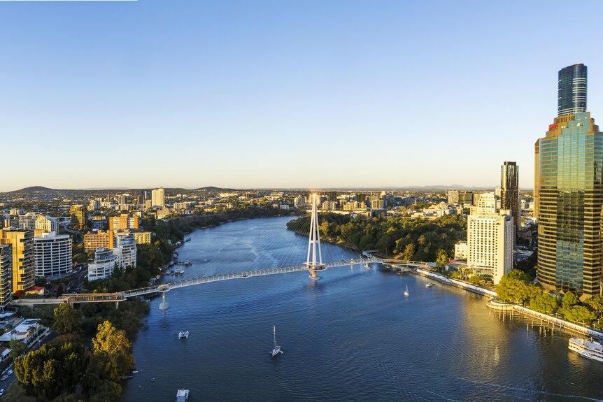 An aerial view of the planned Kangaroo Point green bridge across the Brisbane River.