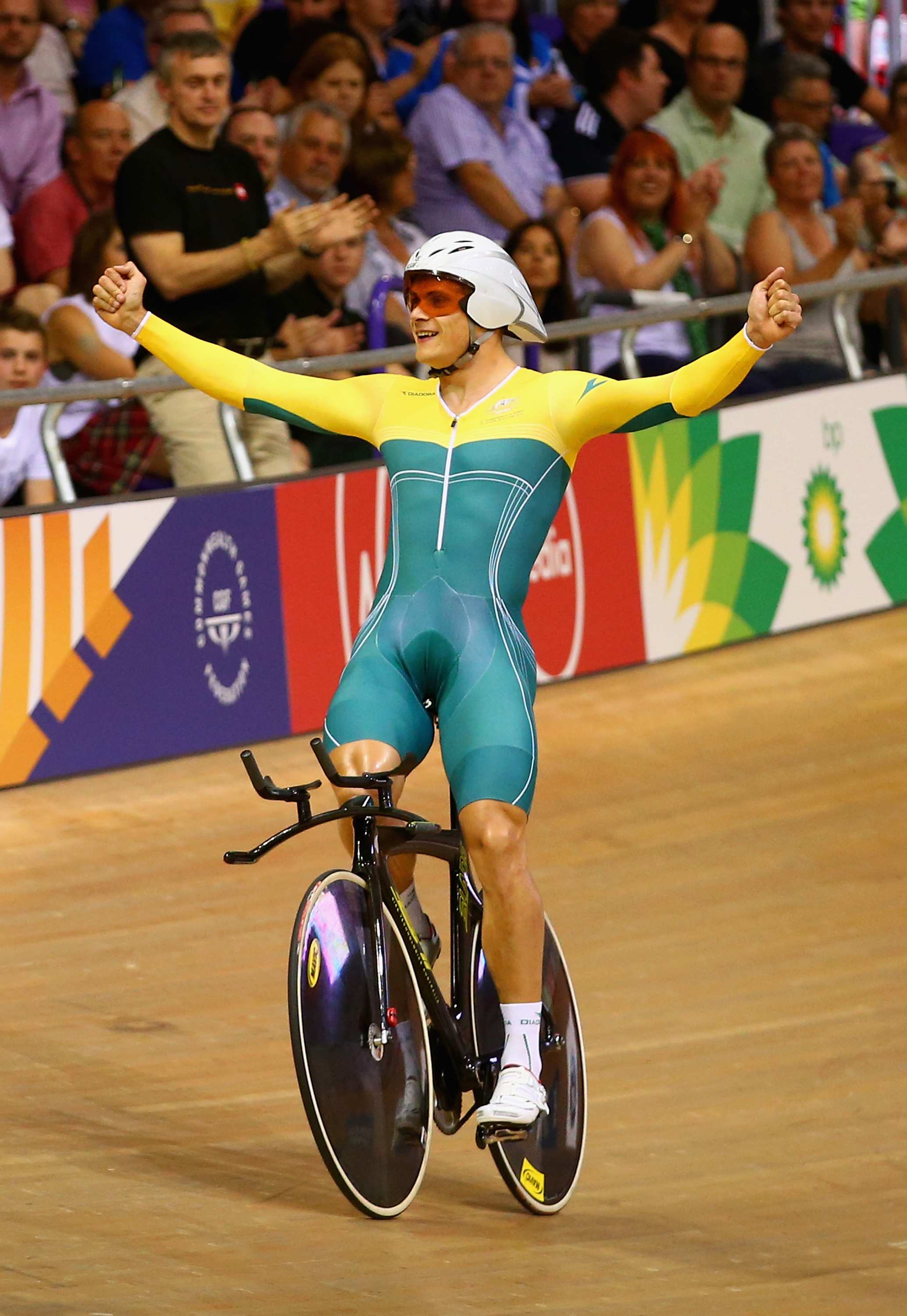 Commonwealth Games Australia wins two gold in track cycling, as Edmondson takes 10km