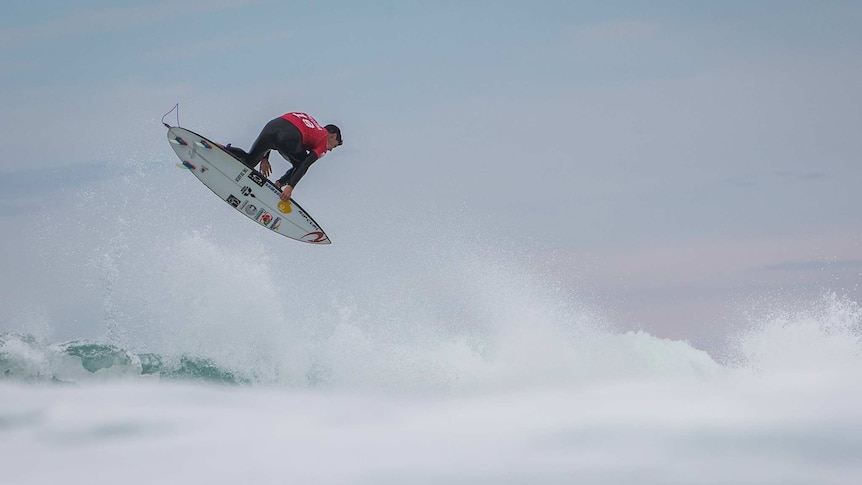 Gabriel Medina scores perfect 10