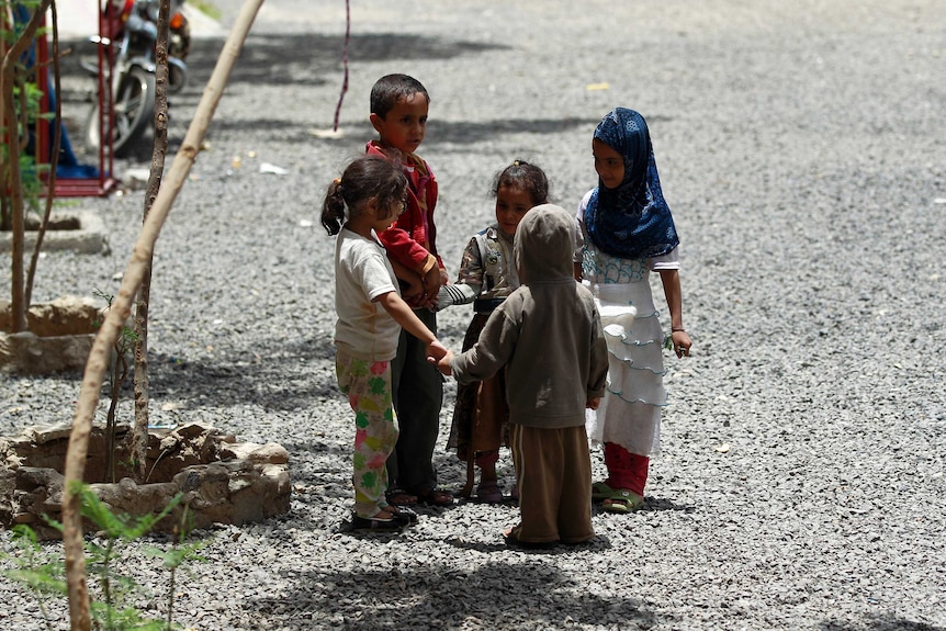 Displaced children in Yemen