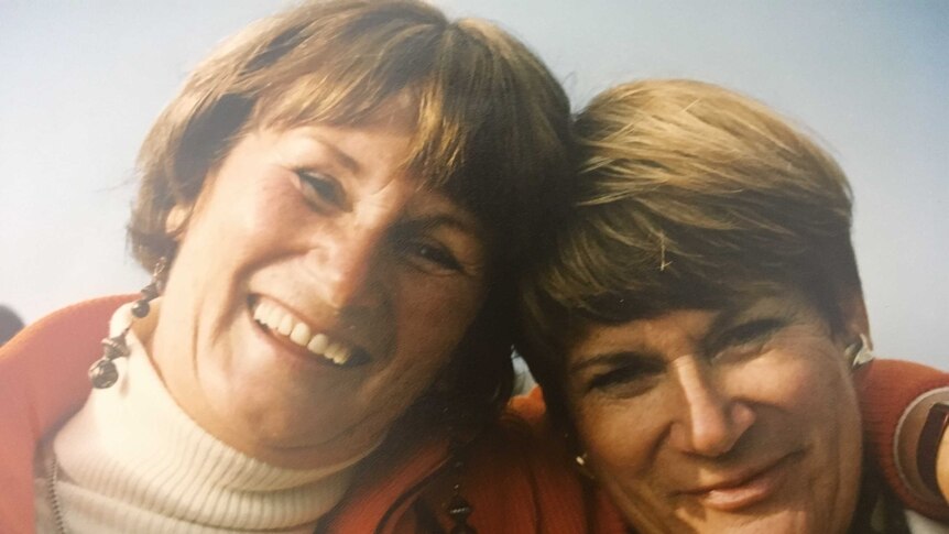 Anne Pinxteren (left) with sister Liz Barelds.