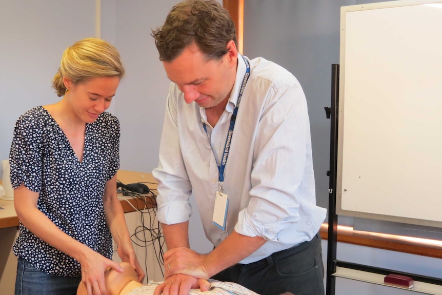 Dr Saskia Olivier and Dr David Walker who will be involved in an emergency medicine course in Longreach in April 2015.