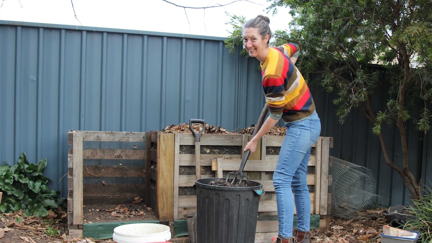 Brook Clinton, composter