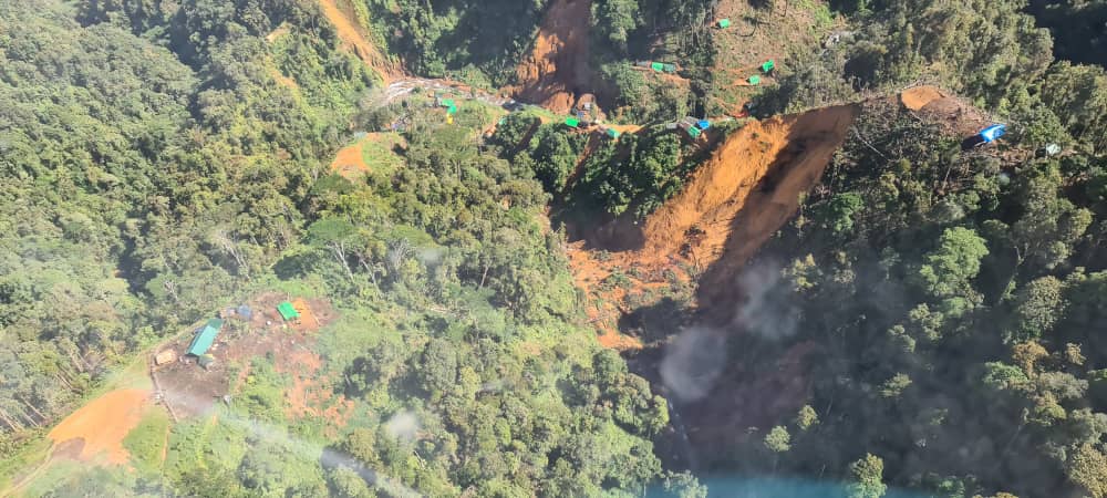 More than 10 people buried alive in major PNG landslide - ABC Pacific