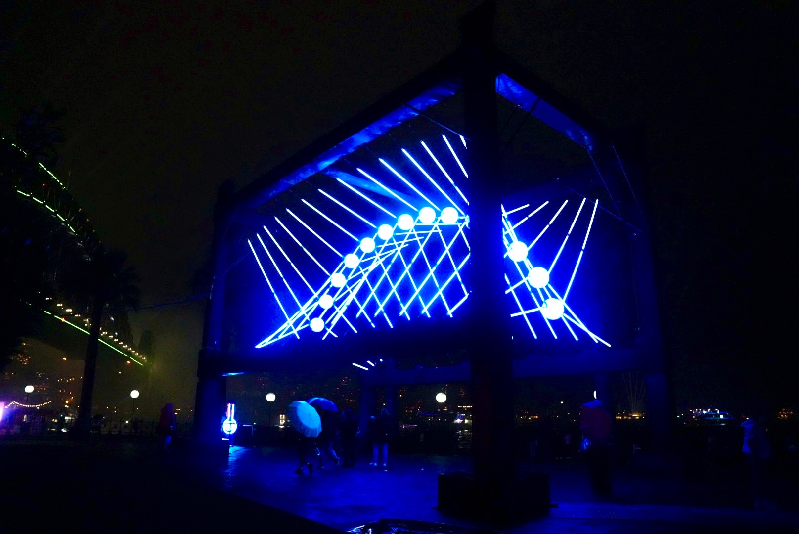Newton’s Pendulum for Vivid 2026
