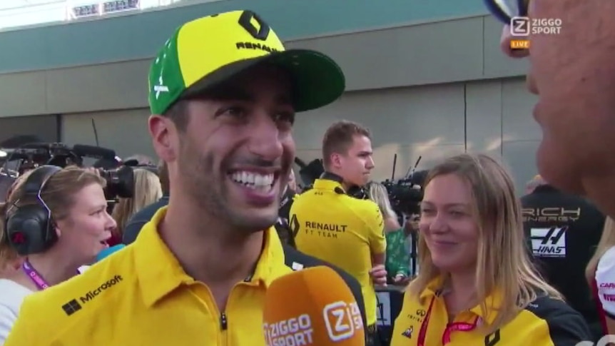 Daniel Ricciardo caps horror Australian F1 Grand by swearing on camera - ABC News