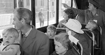 Migrants arriving in Sydney in 1962.