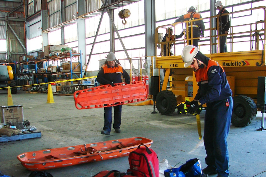 Ropes rescue from a 15 metre tall overhead crane