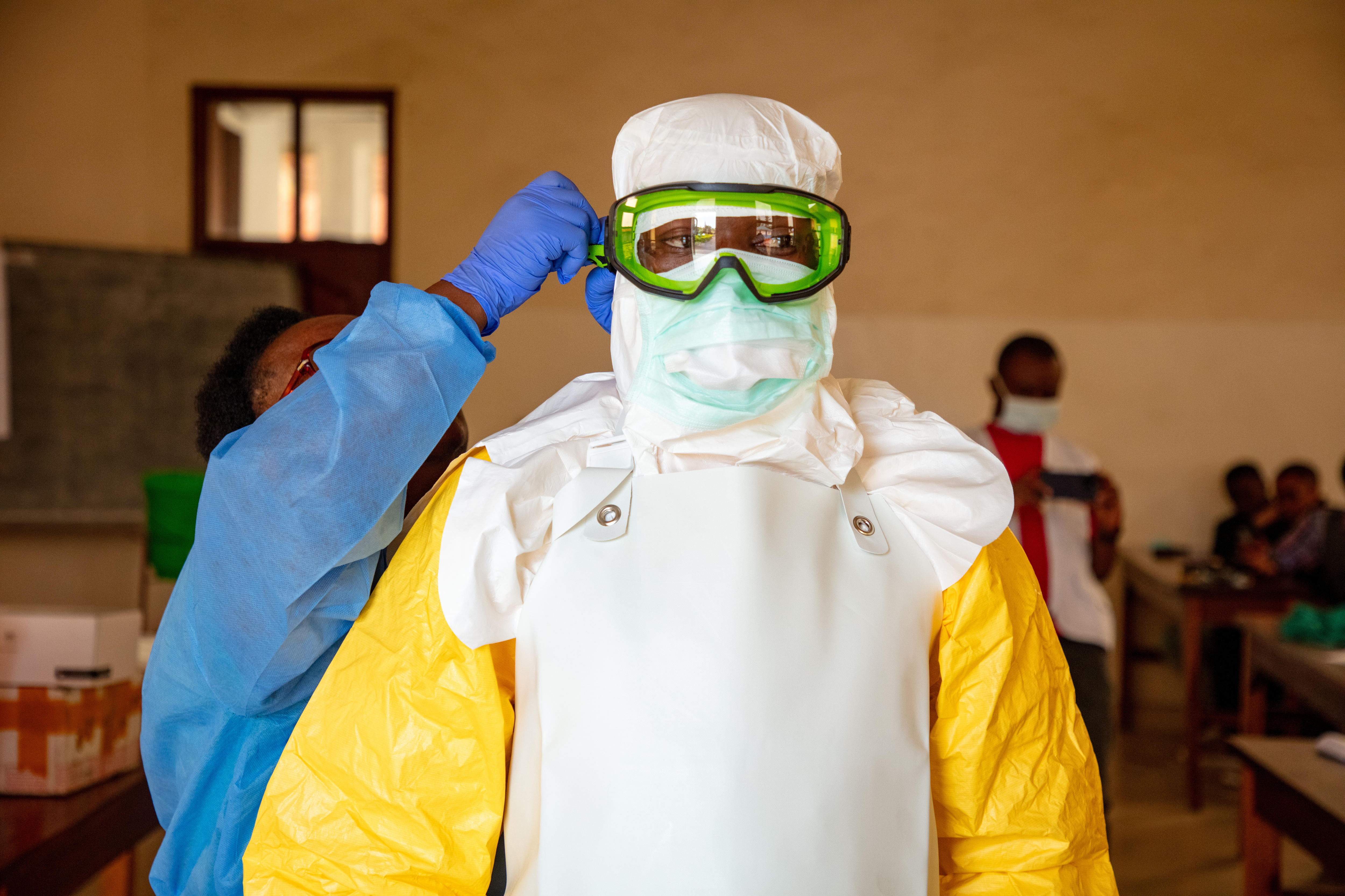 Ebola outbreak grows to almost 600 confirmed cases