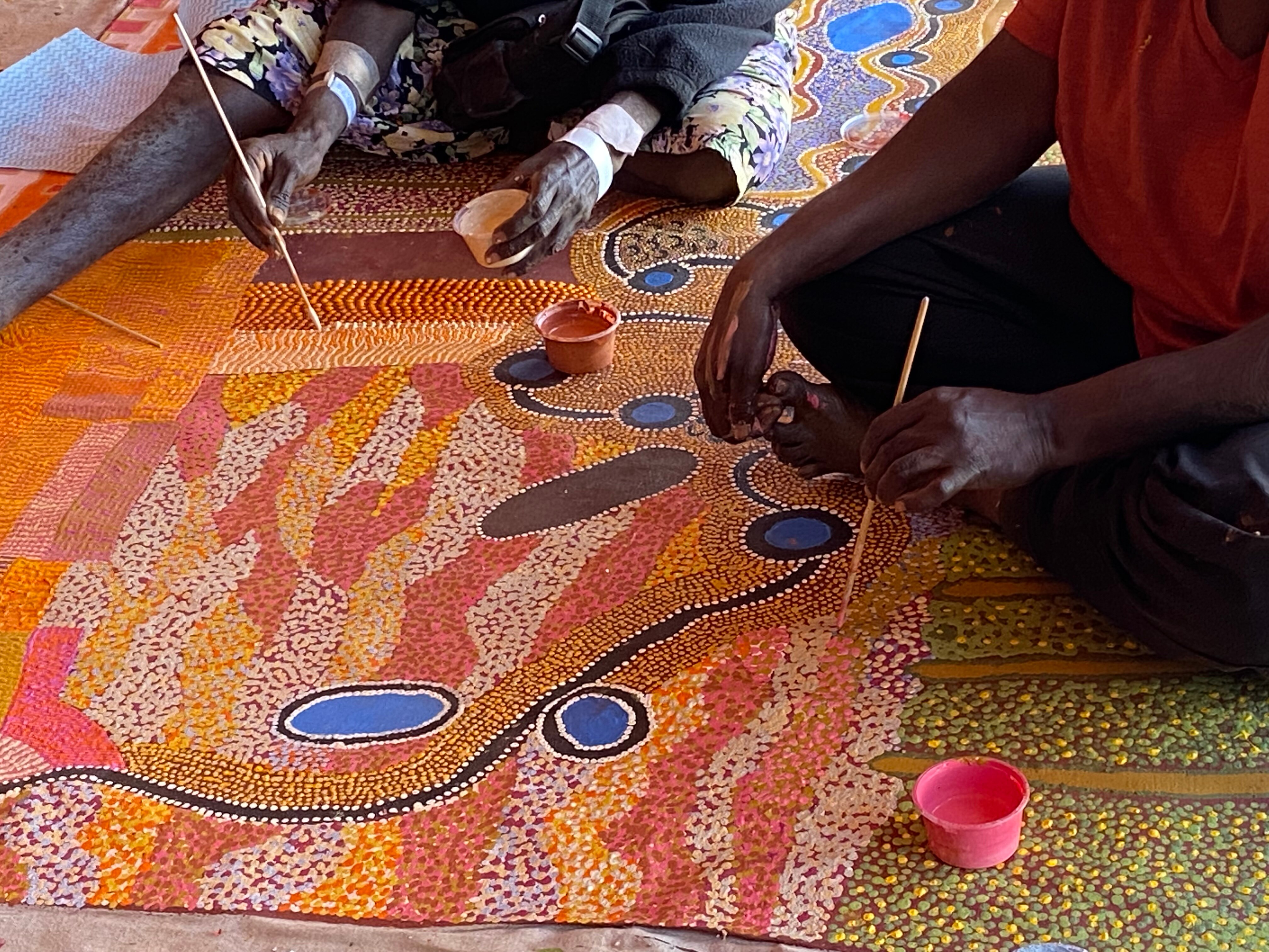 WA's first Indigenous art centre celebrates 35 years of supporting Kimberley artists ABC News