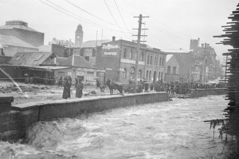 Images such as the Hobart rivulet are being used to prompt creativity in writing about the lost voices of Old Hobart Town.
