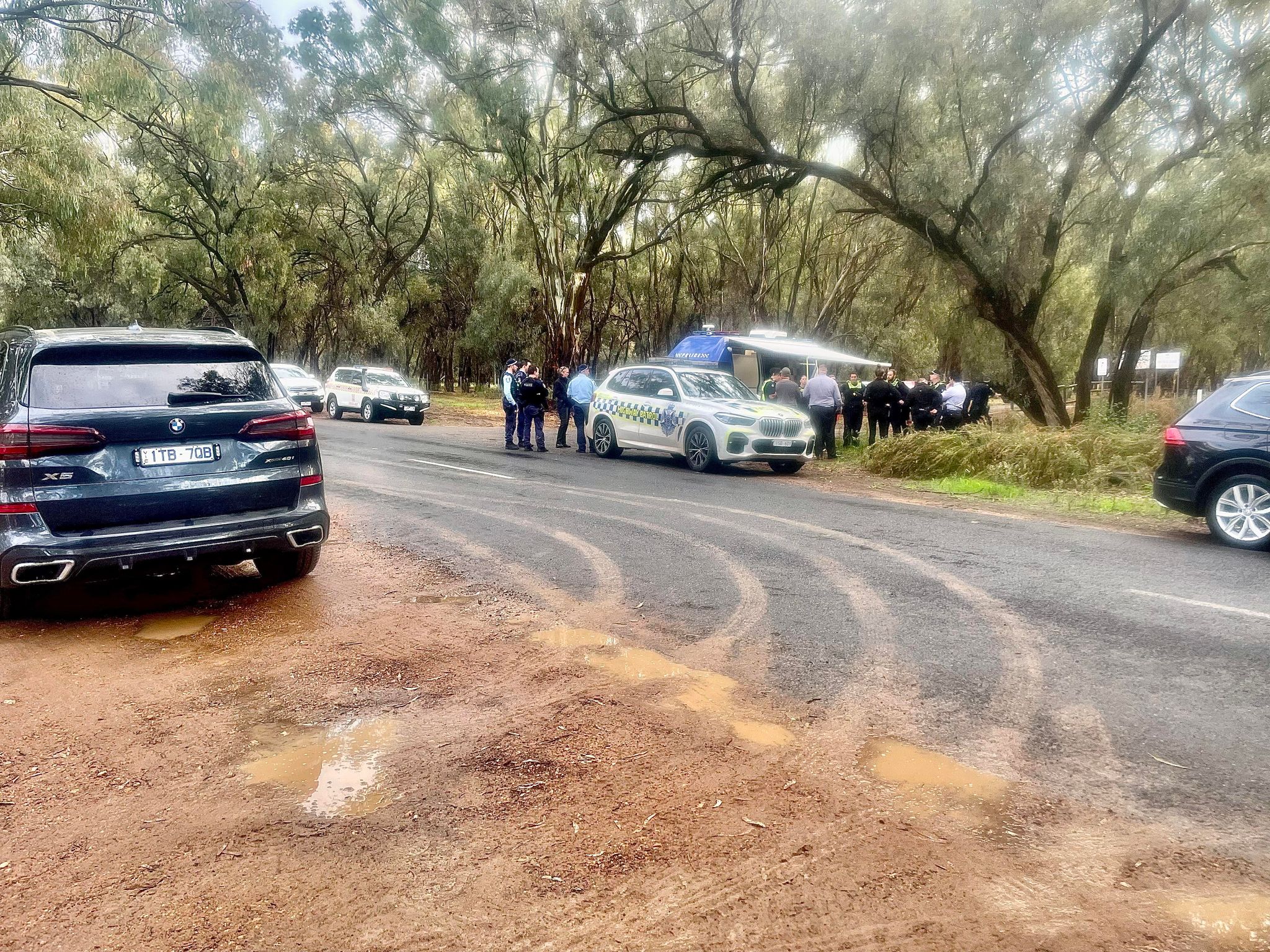 Elderly man found dead at Murray River in north-west Victoria - ABC News