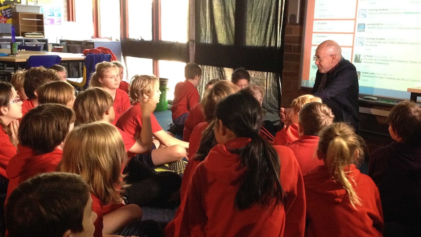 Morris Gleitzman is joined by year five and six students at Darlington Public School to take part in a Twitter chat.