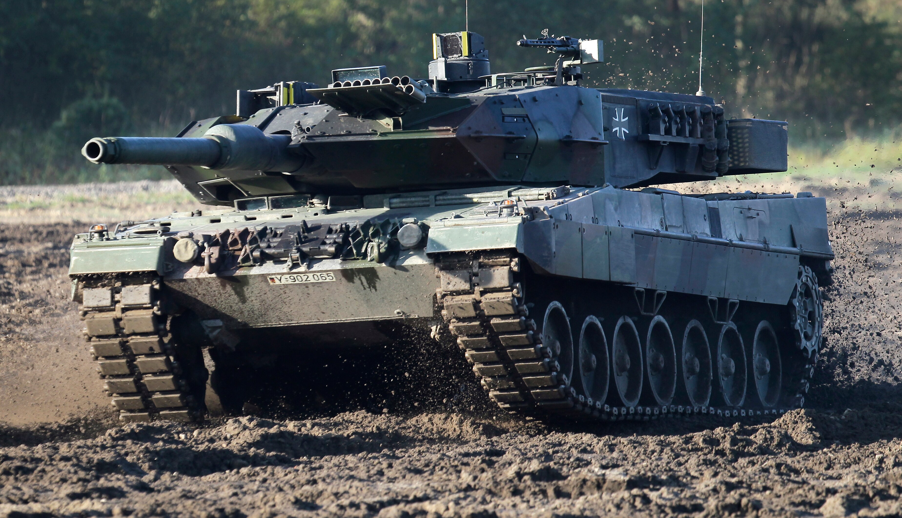 Germany To Send Leopard 2 Tanks To Ukraine, Allow Other Countries To ...