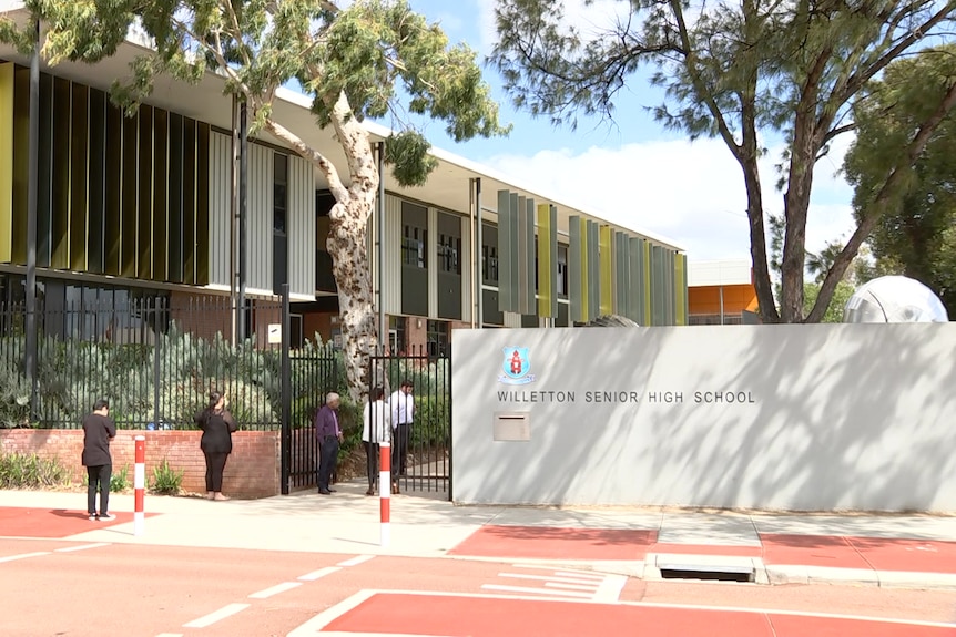The entrance to Willetton SHS