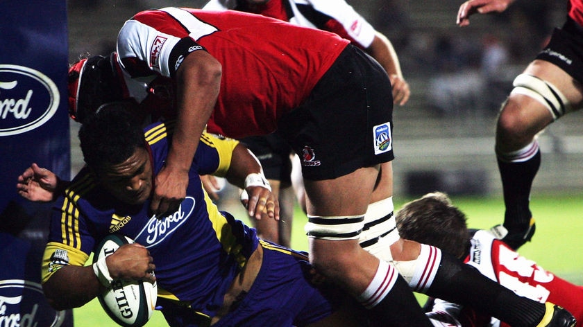 Johnny Leota scores a try