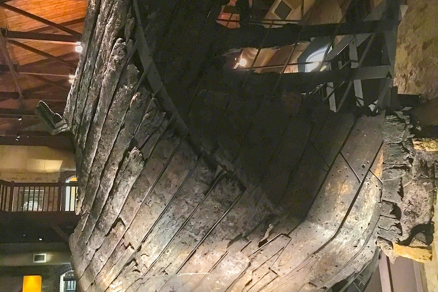 A picture of the hull on display at the musuem.