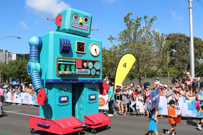 A robot float entertains crowds at the Moomba parade