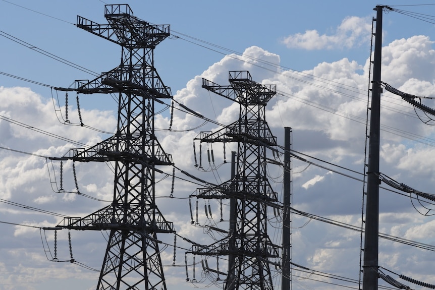 High voltage lines near the old Swanbank power station