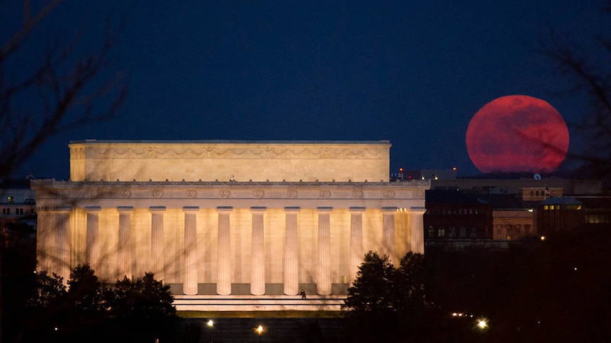 Supermoon over Lincoln Memorial