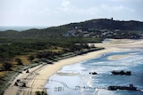 美国部队降落在澳大利亚一处海滩。