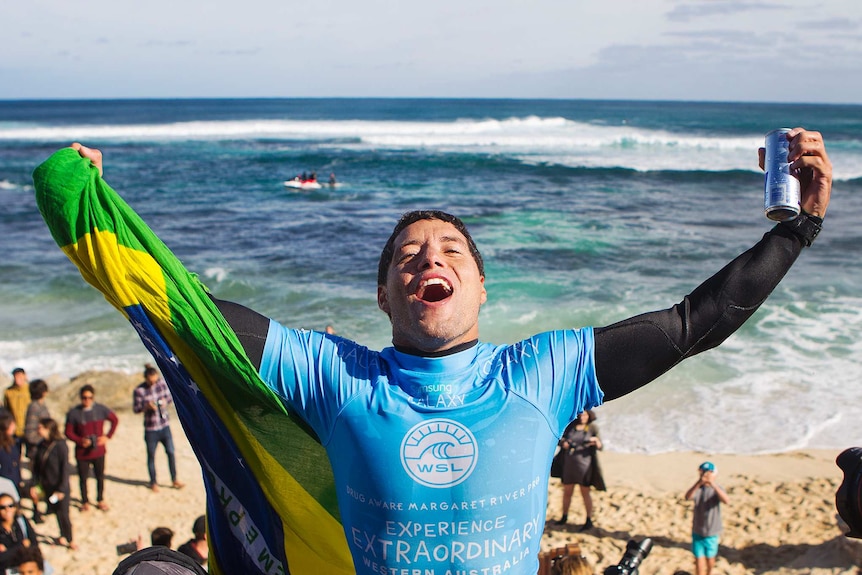 Adriano de Souza wins Margaret River Pro.jpg