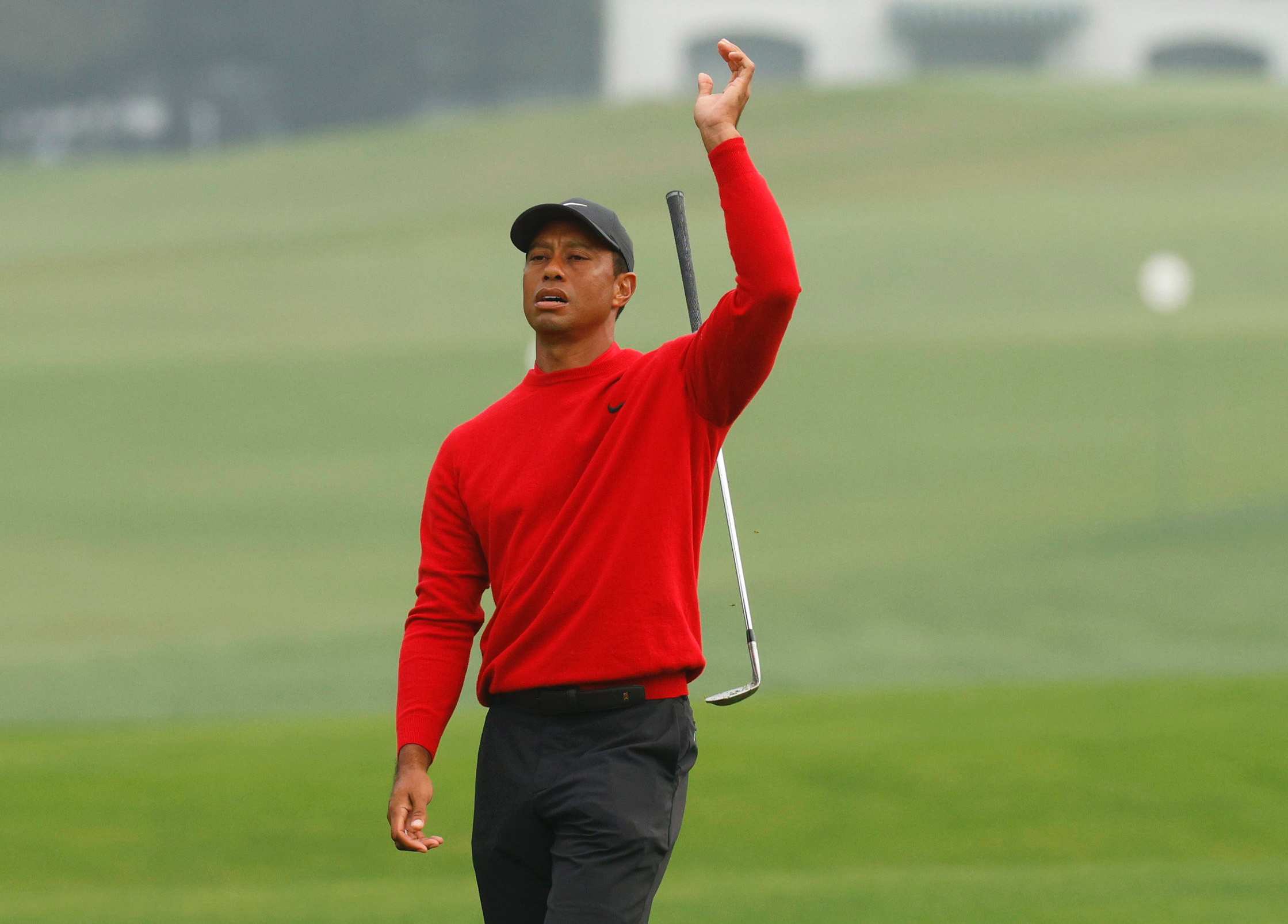 The Masters Tiger Woods S Title Defence Ends With His Worst Hole Ever A 7 Over Par 10 At The 12th Abc News