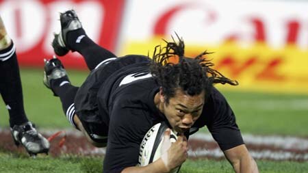 Tana Umaga scores a try for the All Blacks against the Lions in Wellington