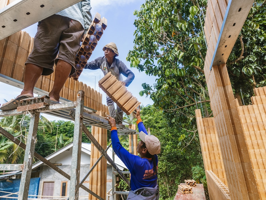 Eco block school - workers