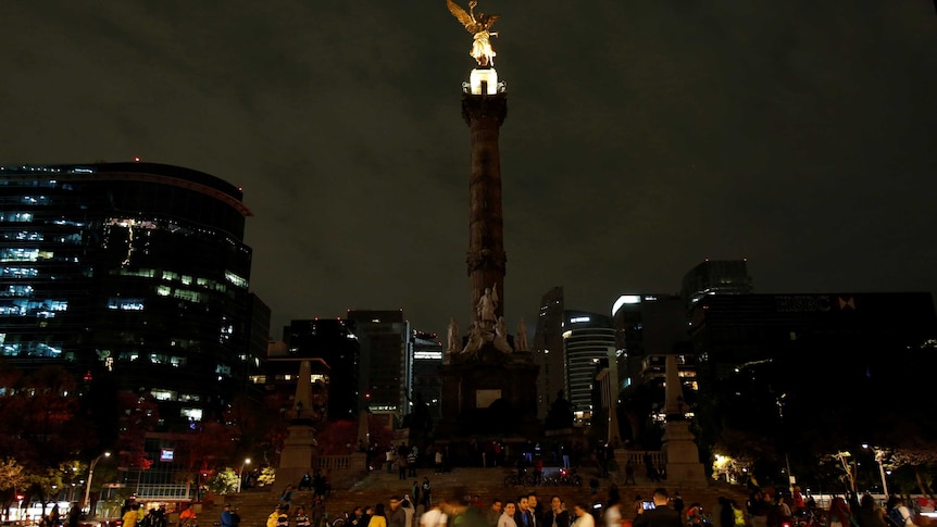 Angel de la Independencia monument during Earth Hour
