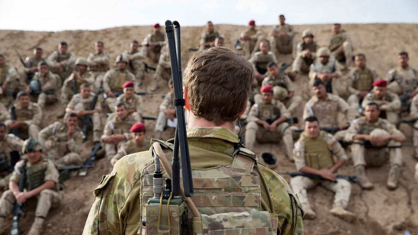 Australian soldier instructs Iraqi troops