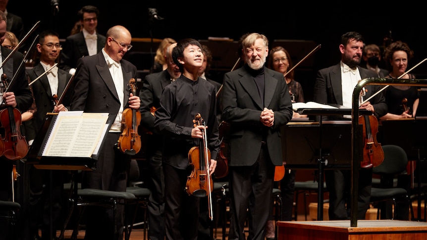 Violinist Christian Li with the MSO and Sir Andrew Davis