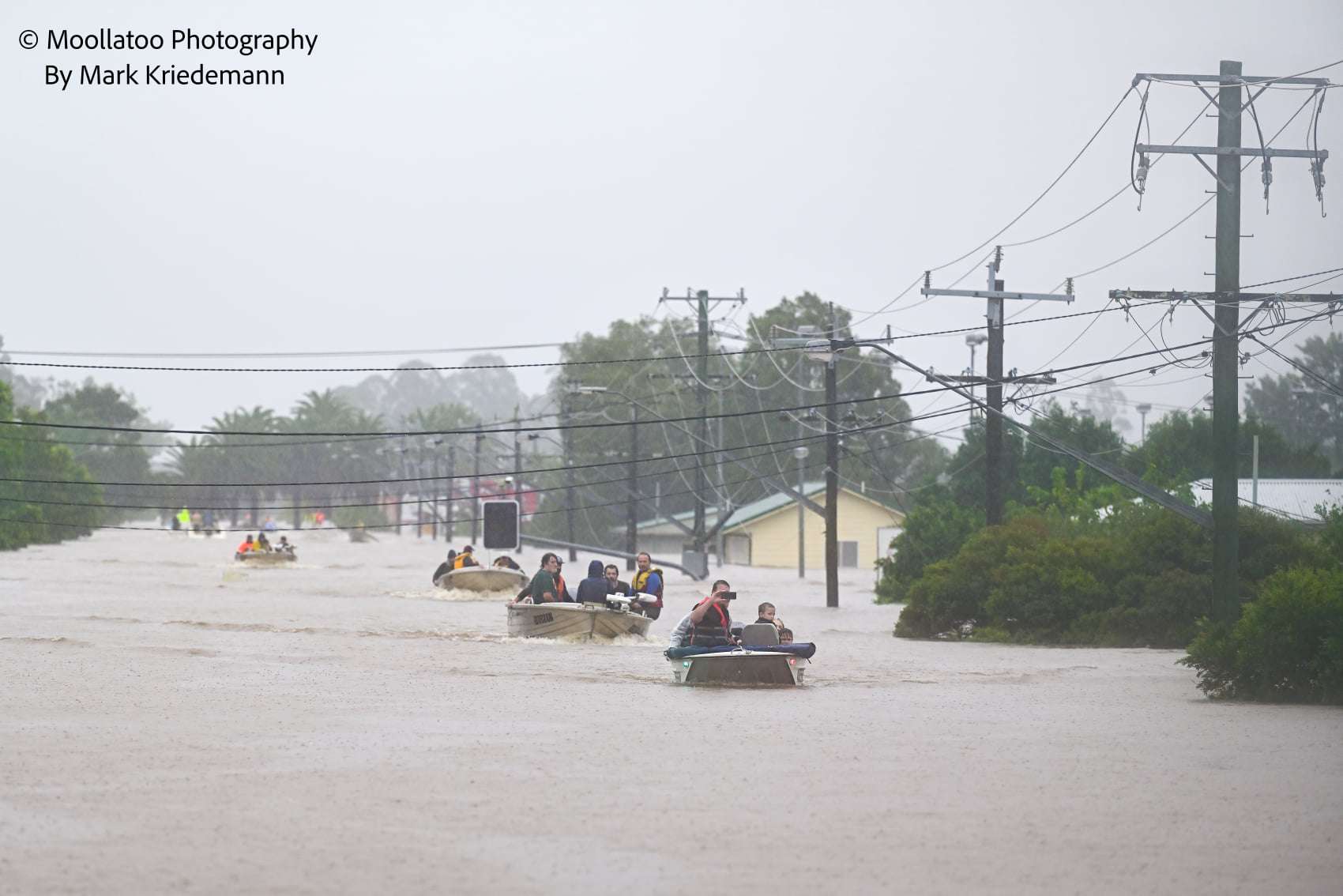Fatal floods and mass evacuations in northern NSW and Queensland - ABC ...