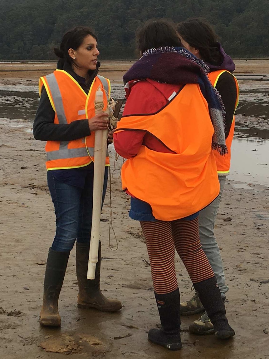 Dr Anita Parbhakar-Fox and students at Mount Lyell.